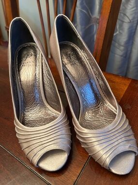 Adrianna Papell Champagne Metallic Peep-Toe Heels